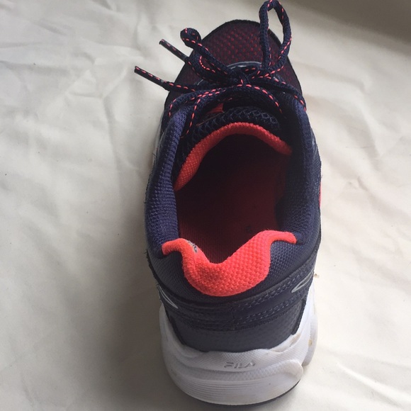 Fila tennis shoes - Picture 4 of 10